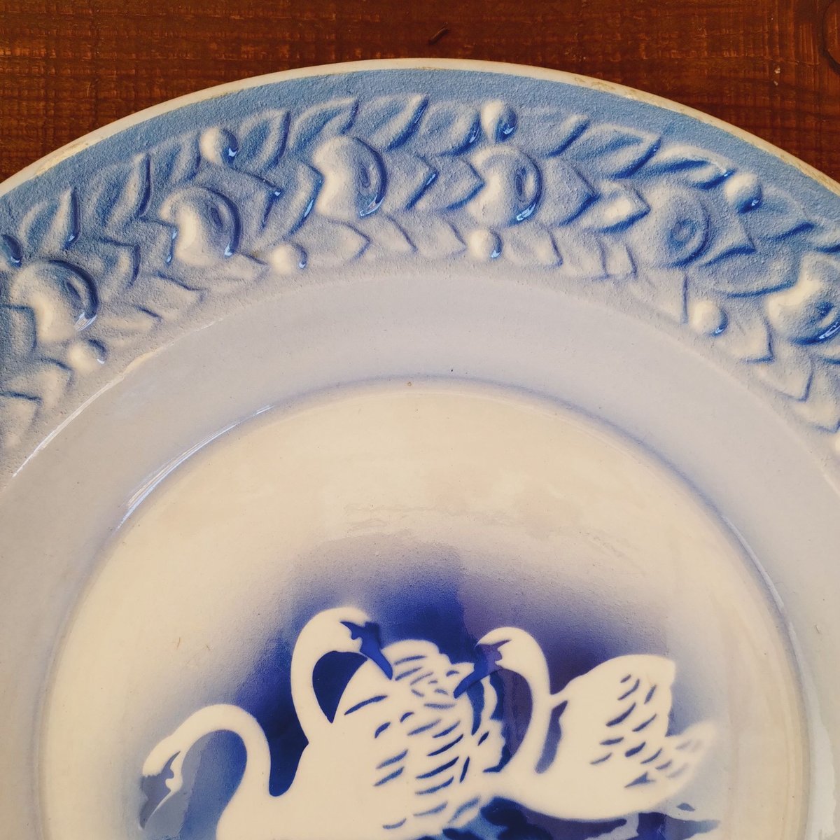 ボルドー 程よく色付いた枯れ感のあるレリーフプレート 深皿 フランス