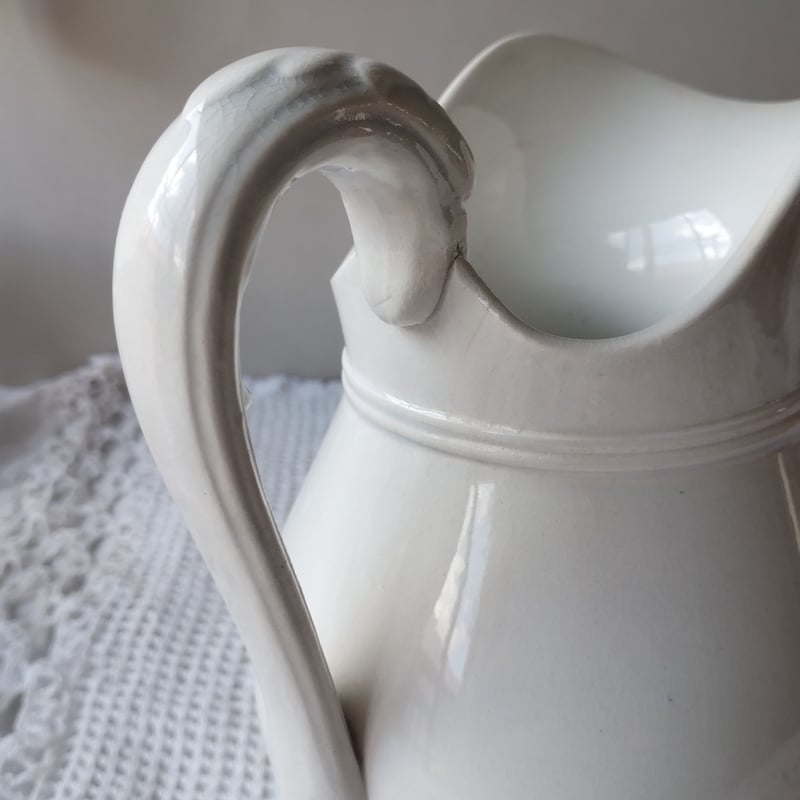 白いアヒル口のピシェ8 | フランス アンティーク 陶器 専門店