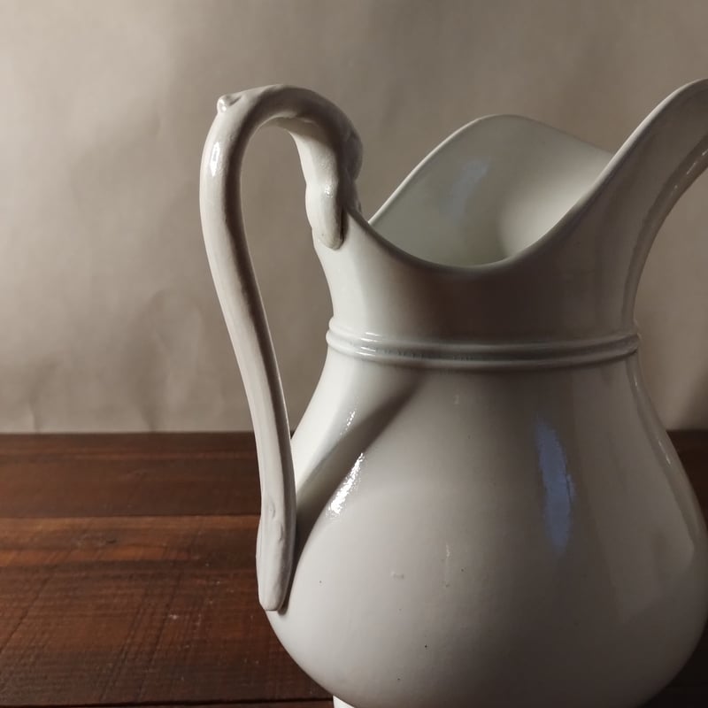 白いアヒル口のピシェ 10 | フランス アンティーク 食器・花瓶 専門店