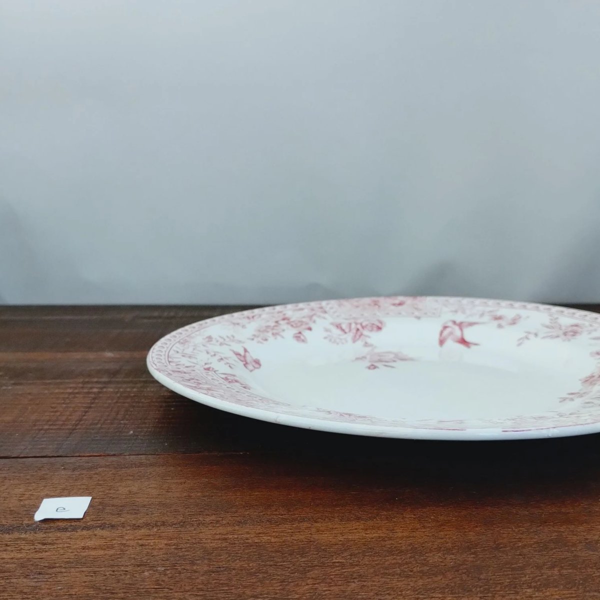 フランスアンティーク 赤い小花と小鳥のプレートe | フランス