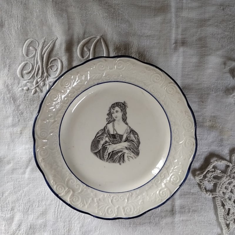 フランスアンティーク ショワジールロワの貴婦人が描かれたデザート