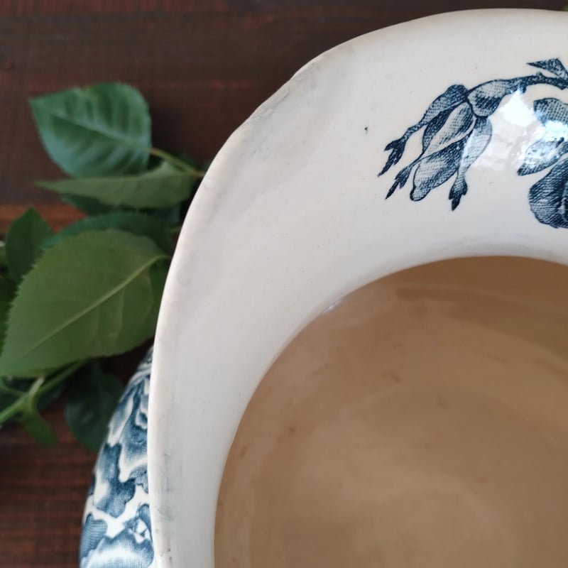 フランスアンティーク 青いバラが華麗なピシェ | フランス