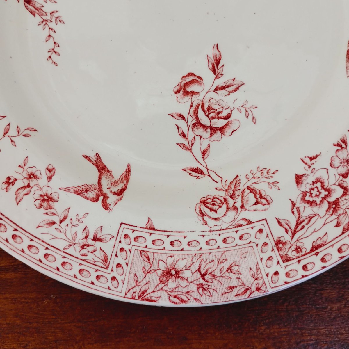 フランスアンティーク 赤い小花と小鳥のプレートc | フランス