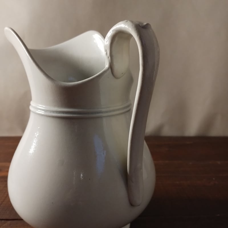 白いアヒル口のピシェ 10 | フランス アンティーク 食器・花瓶 専門店