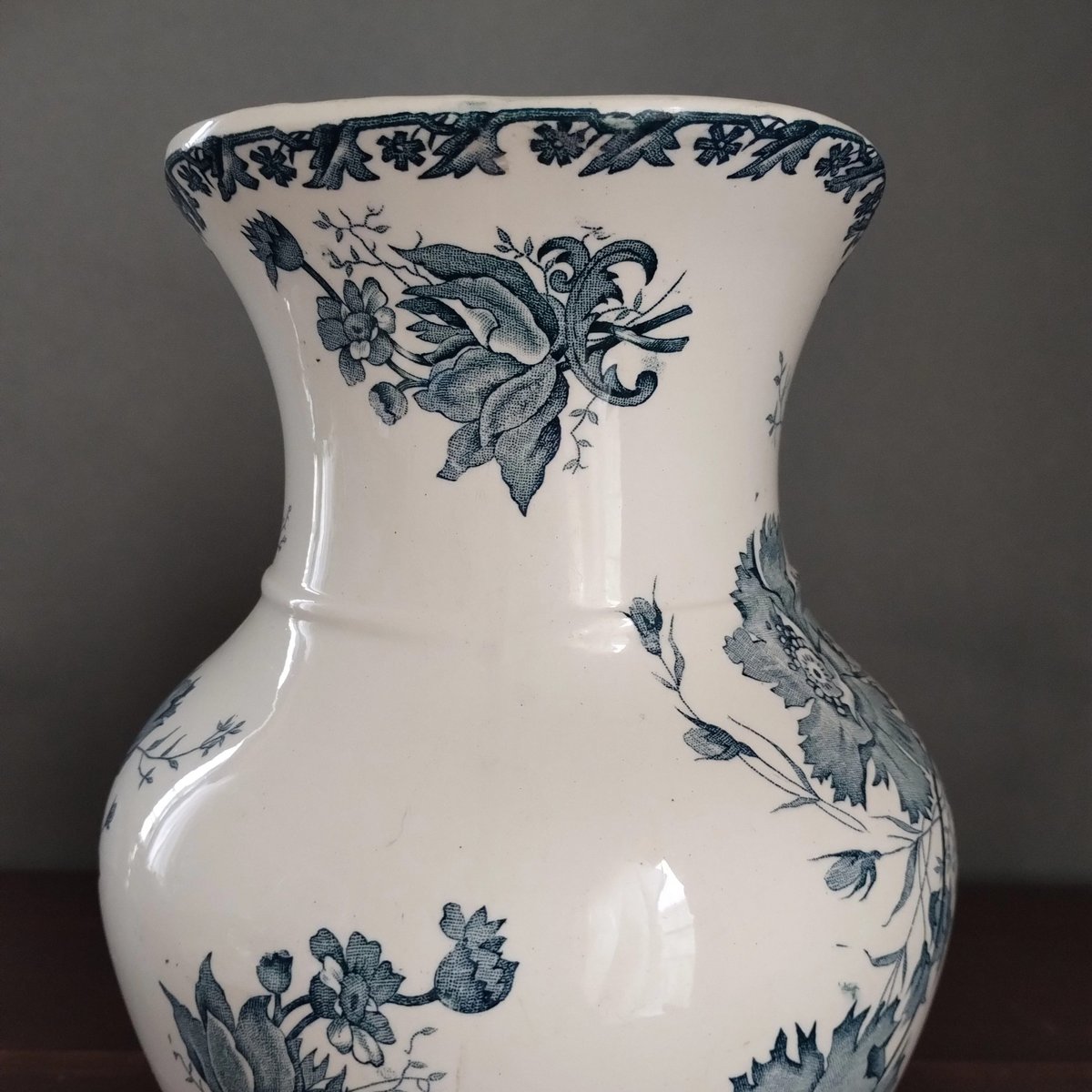 フランスアンティーク 淡い青のアネモネのピシェ | フランス