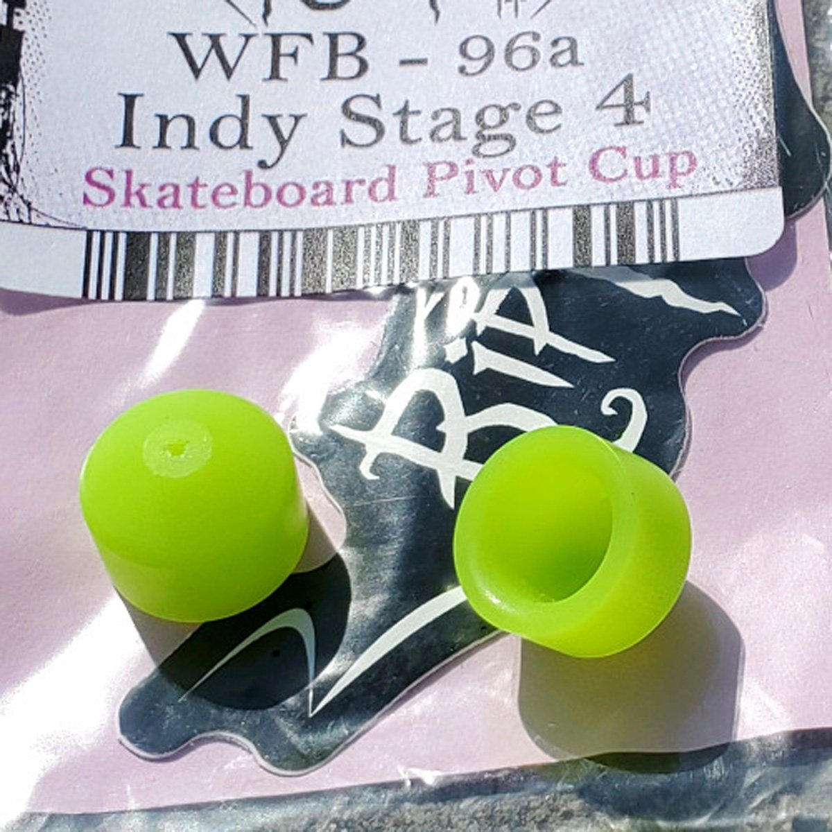 RIPTIDE PIVOT CUP INDEPENDENT TRUCKS STAGE 4 |