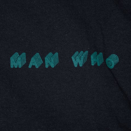 MAN WHO 倍の場合 TEE ブラック/グリーン