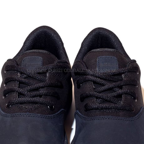 AREth Early Plug Black Nubuck