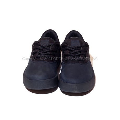 AREth Early Plug Black Nubuck