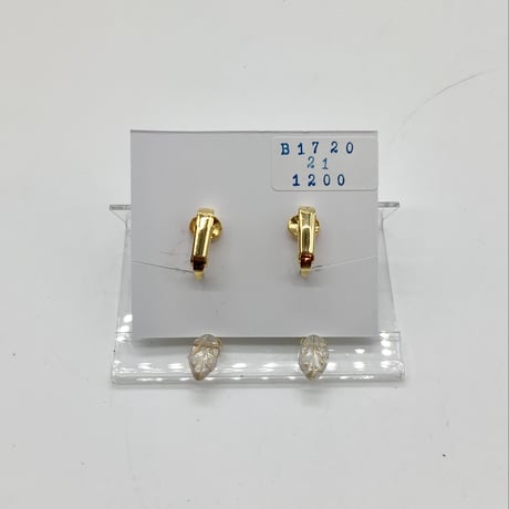 B1720-21 ゆれるリーフのイヤリング