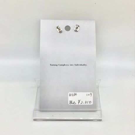 【M.complex】シルバーとパールのちゅるっとアシメピアス B1684-129