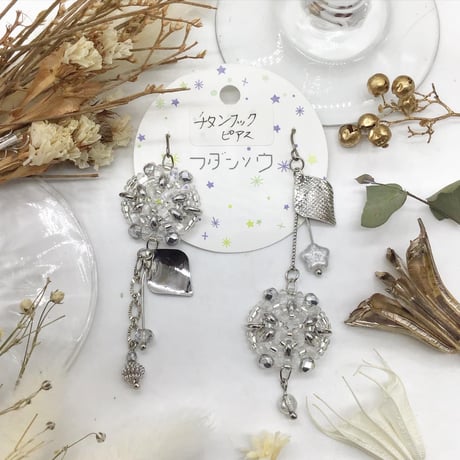 アシンメトリーピアス | STORES
