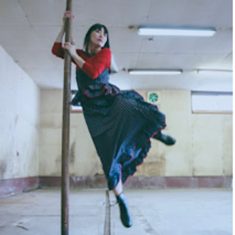 縁フリルスカート-紺ストライプ×赤縁- | ANQU