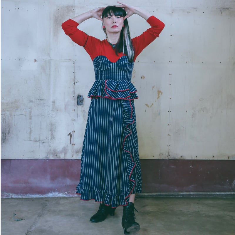 縁フリルスカート-紺ストライプ×赤縁- | ANQU