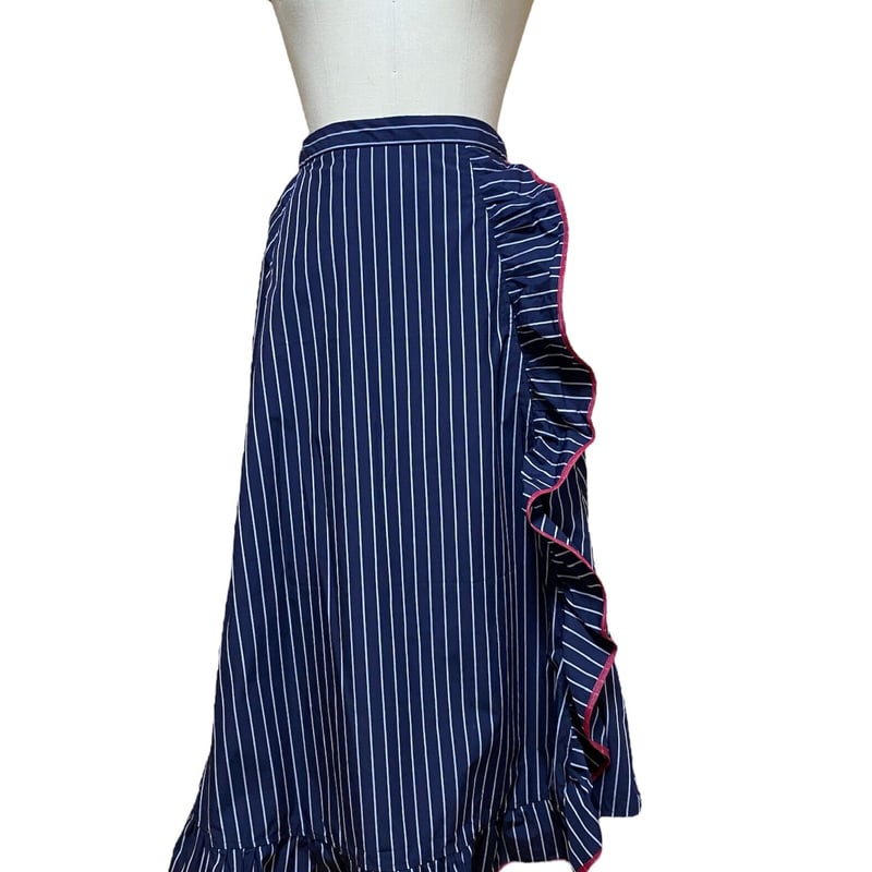 縁フリルスカート-紺ストライプ×赤縁- | ANQU