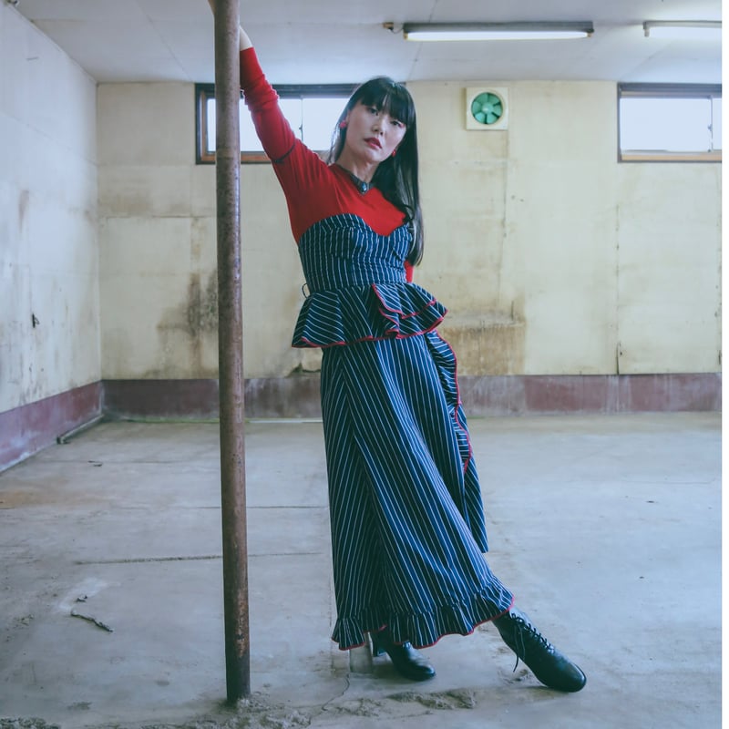 縁フリルスカート-紺ストライプ×赤縁- | ANQU