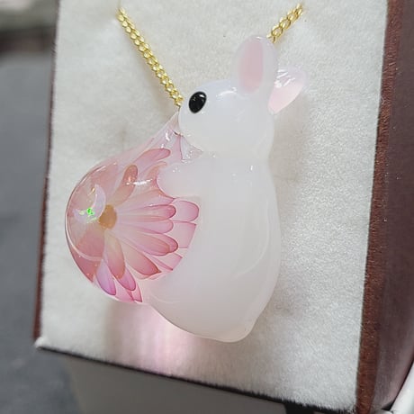 うさぎと桜のペンダント-732