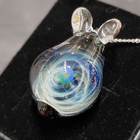 宇宙うさぎのペンダント‐709