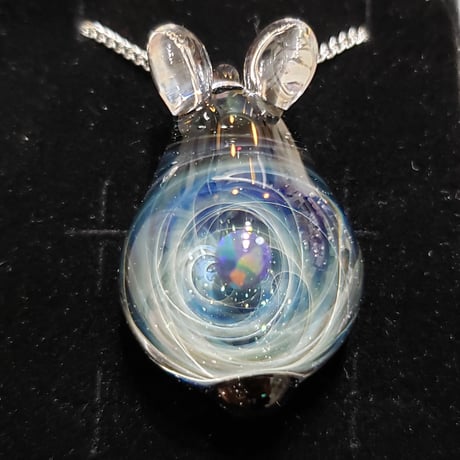 宇宙うさぎのペンダント‐709