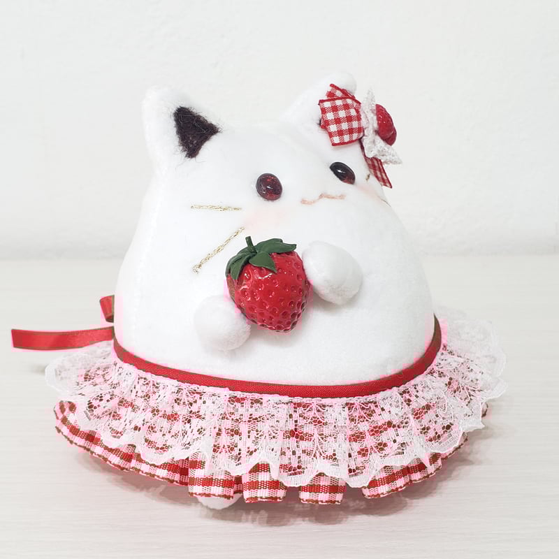いちごねこちゃんと苺のチャーム ぬいぐるみ 猫 ねこ ネコ いちご 白猫 Mサイズ フルーツ