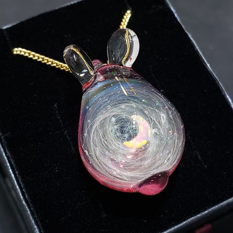 宇宙うさぎのペンダント‐630