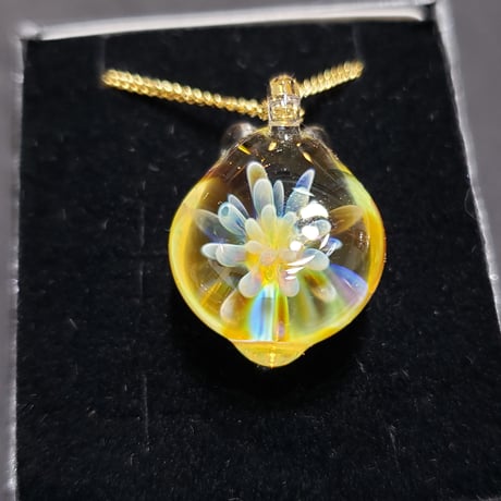 お花うさぎのペンダント‐330