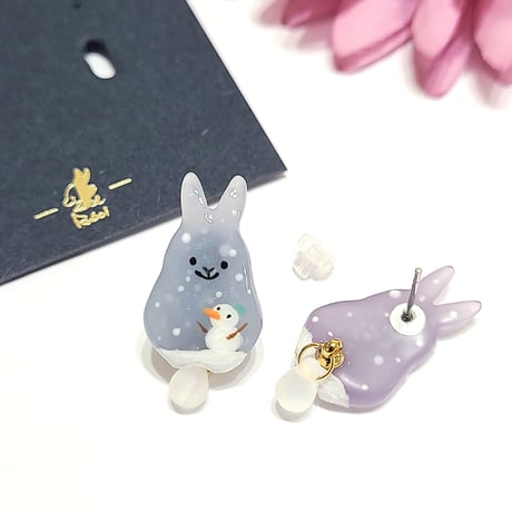 おすわりクッキーラビッツ(雪こんこ)（ピアス/イヤリング）