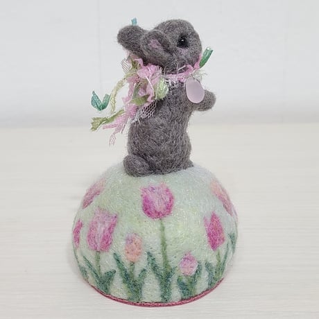 [羊毛針刺し(ミニ)]  ウサギ(チューリップ)