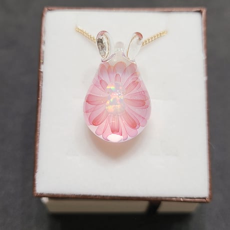 【春限定】桜うさぎのペンダント(ロップオパール入り)-