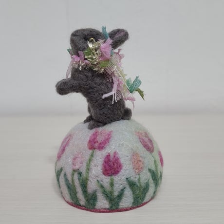[羊毛針刺し(ミニ)]  ウサギ(チューリップ)