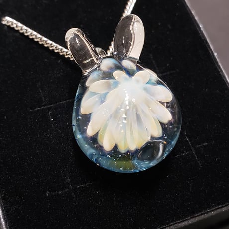 【冬季限定】雪の華うさぎのペンダント-402