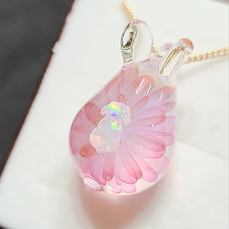 【春限定】桜うさぎのペンダント(ロップオパール入り)-