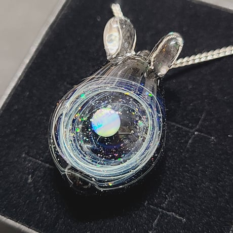 宇宙うさぎのペンダント‐735
