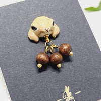 ●ふんばりうさぎ●ピアス【垂れ耳・フォーン】