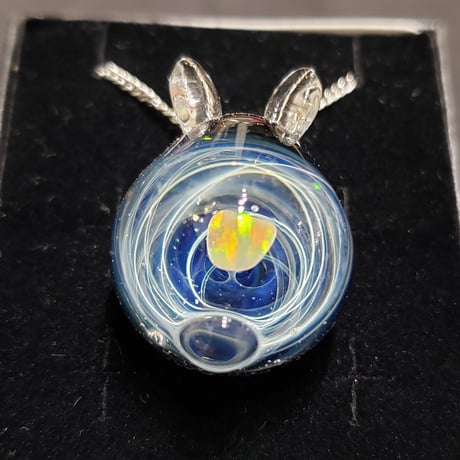 宇宙うさぎのペンダント‐245