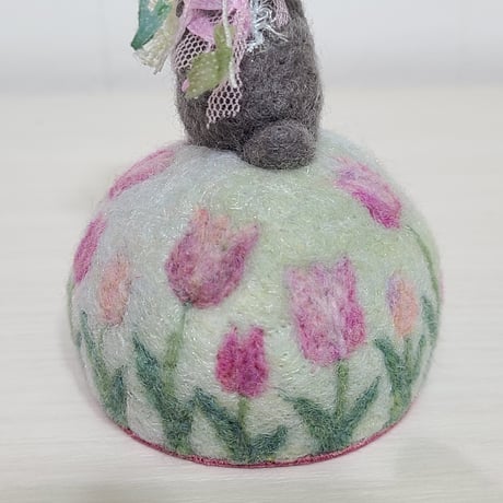 [羊毛針刺し(ミニ)]  ウサギ(チューリップ)