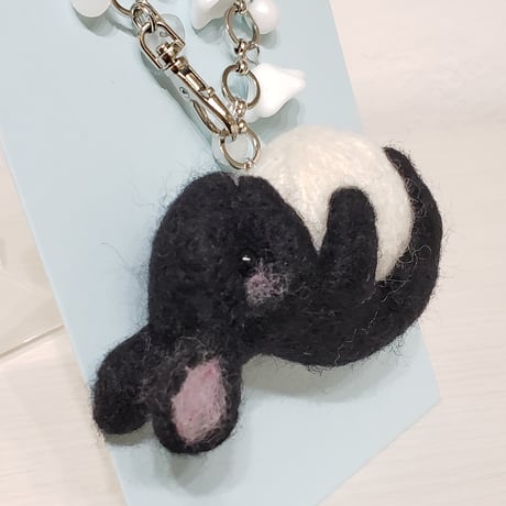 [バッグチャーム] ウサギと毛糸玉 リリーブーケ(ブラック)