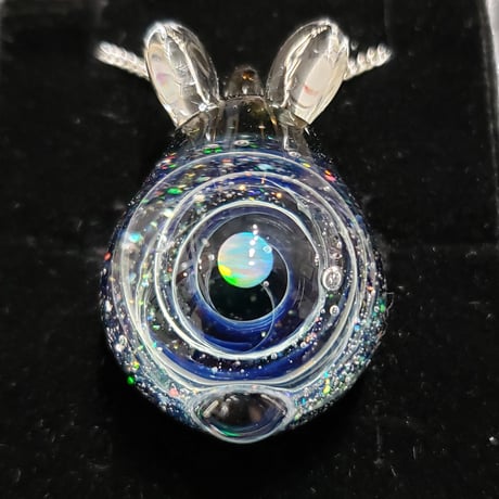 宇宙うさぎのペンダント-
