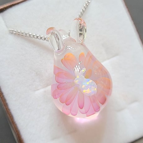 【春限定】桜うさぎのペンダント(うさぎオパール入り)-919