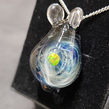 宇宙うさぎのペンダント‐709