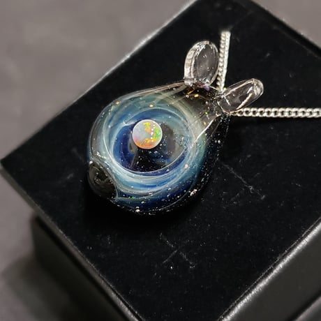 宇宙うさぎのペンダント‐319