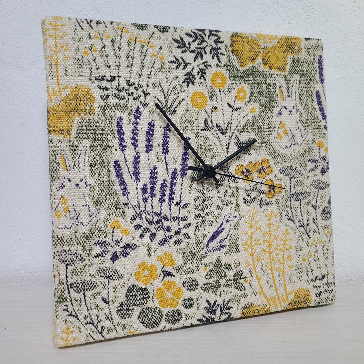 のはらうさぎ」ファブリックパネル時計 -green- | rabbica ONLINE STORE