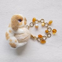 [バッグチャーム] ウサギと毛糸玉