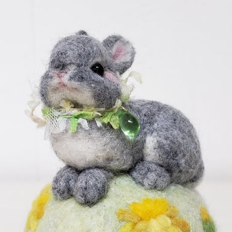 ［羊毛針刺し］ウサギとタンポポ