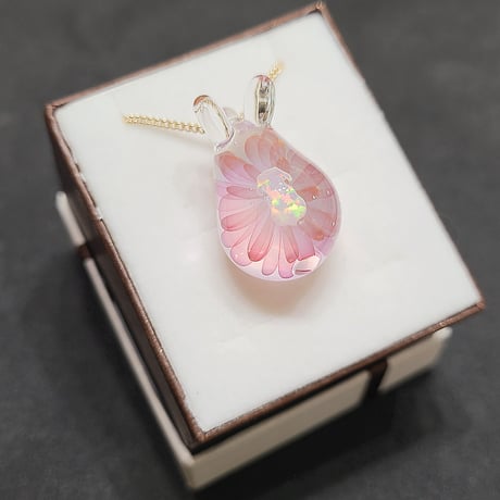 【春限定】桜うさぎのペンダント(ロップオパール入り)-