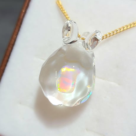 氷うさぎのペンダント(オパール入り)-980