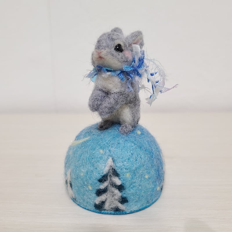 羊毛針刺し(ミニ)] ウサギ(三日月) | rabbica ONLINE STORE
