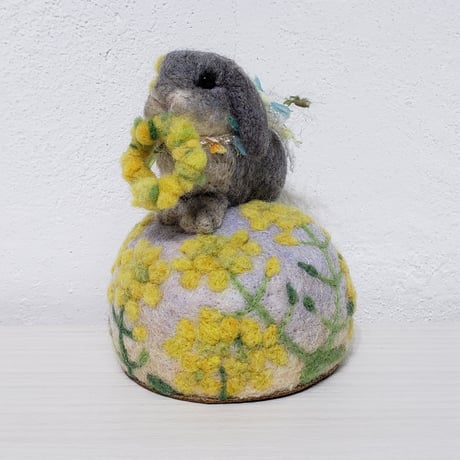 ［羊毛針刺し］ウサギと菜の花
