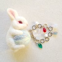 [バッグチャーム] ウサギと毛糸玉 (雪うさぎ)