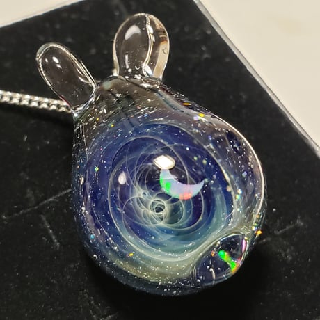 宇宙うさぎのペンダント‐